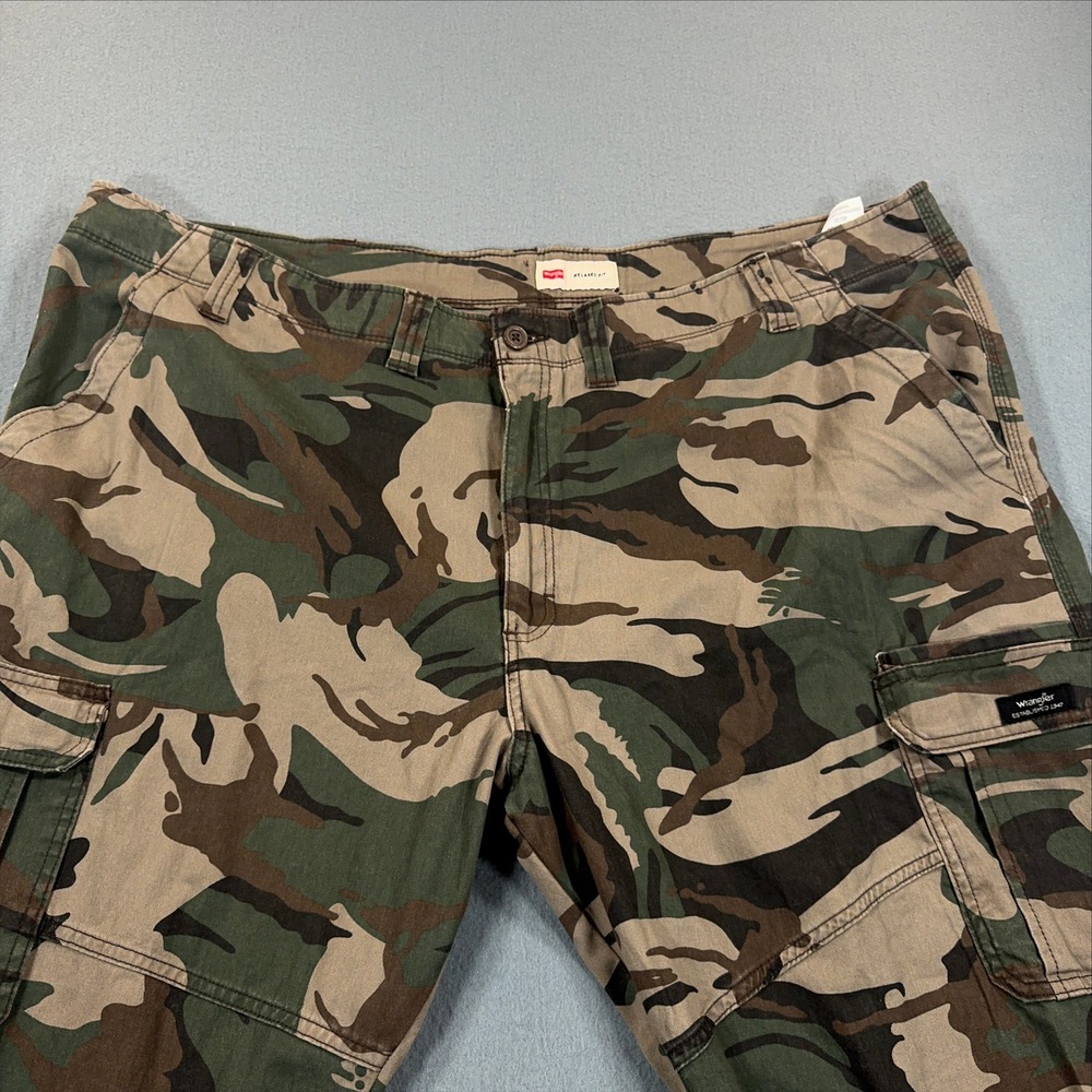 Wrangler Relaxed Fit Mens Camo Cargo Pants 48x30 Green Brown Woodland